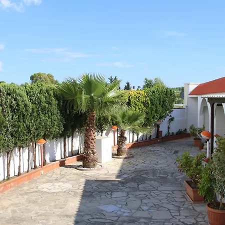 Elisa, Baia Verde - Only Teeneger Apartment